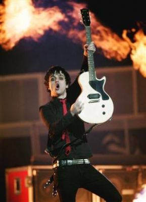 37976_normal_images471657_BillieJoeArmstrong_GreenDay1.jpg